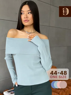 Кофта с открытыми плечами в рубчик